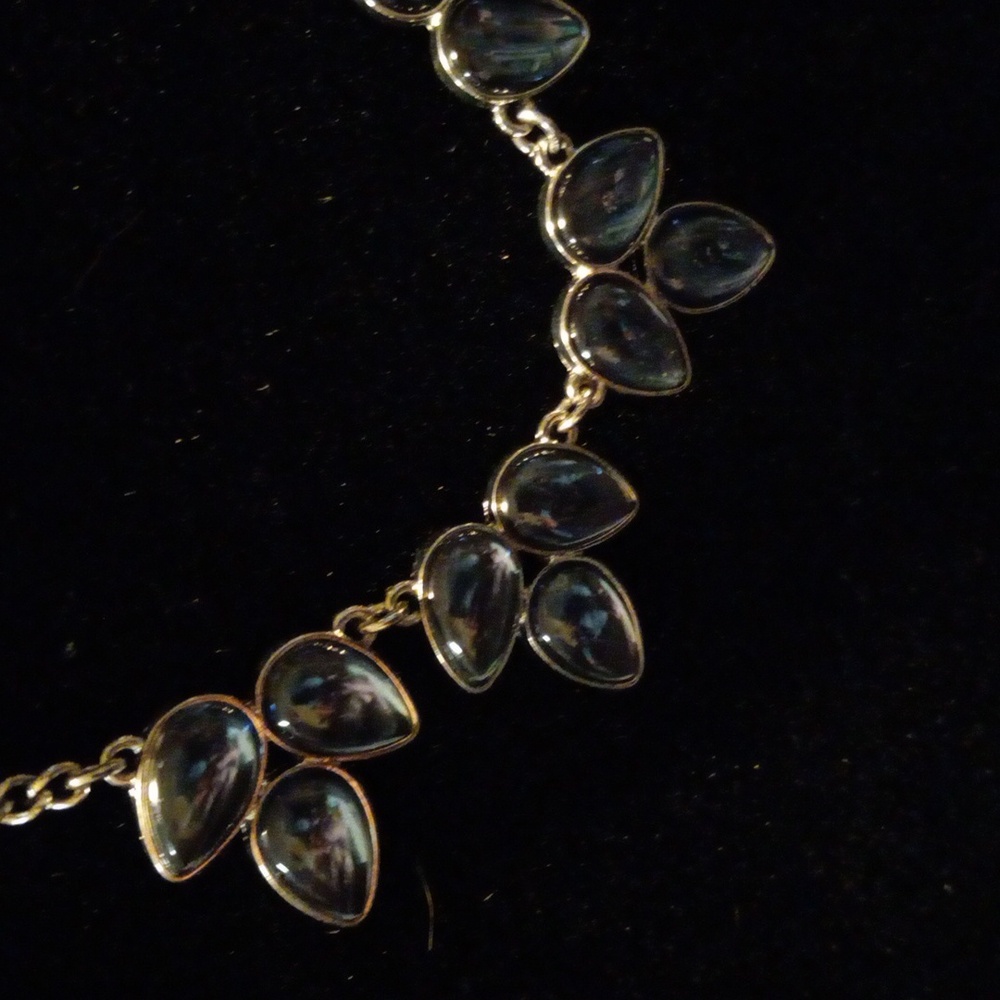 Charming Charlie Curb Chain Necklace With Blue Gemstones. - Picture 2 of 4